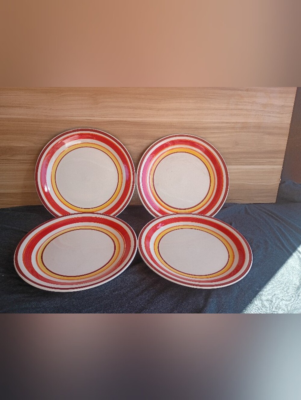 Royal Norfolk 10 1/2" Dinner Plates Set Of 4 Red/Yellow Circle Print